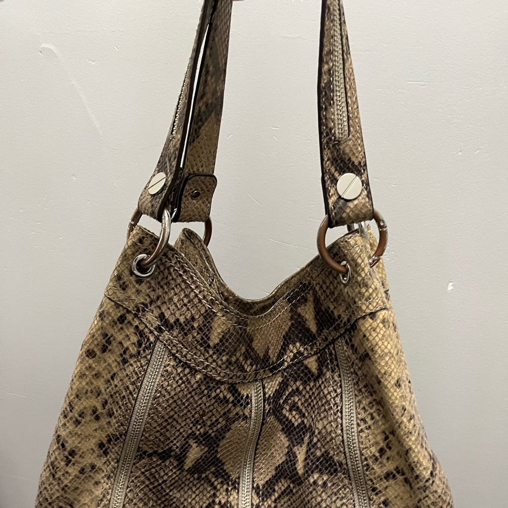 Michael Kors beautiful bag. Found it in the back of the closet. Beautiful! - Picture 3 of 5
